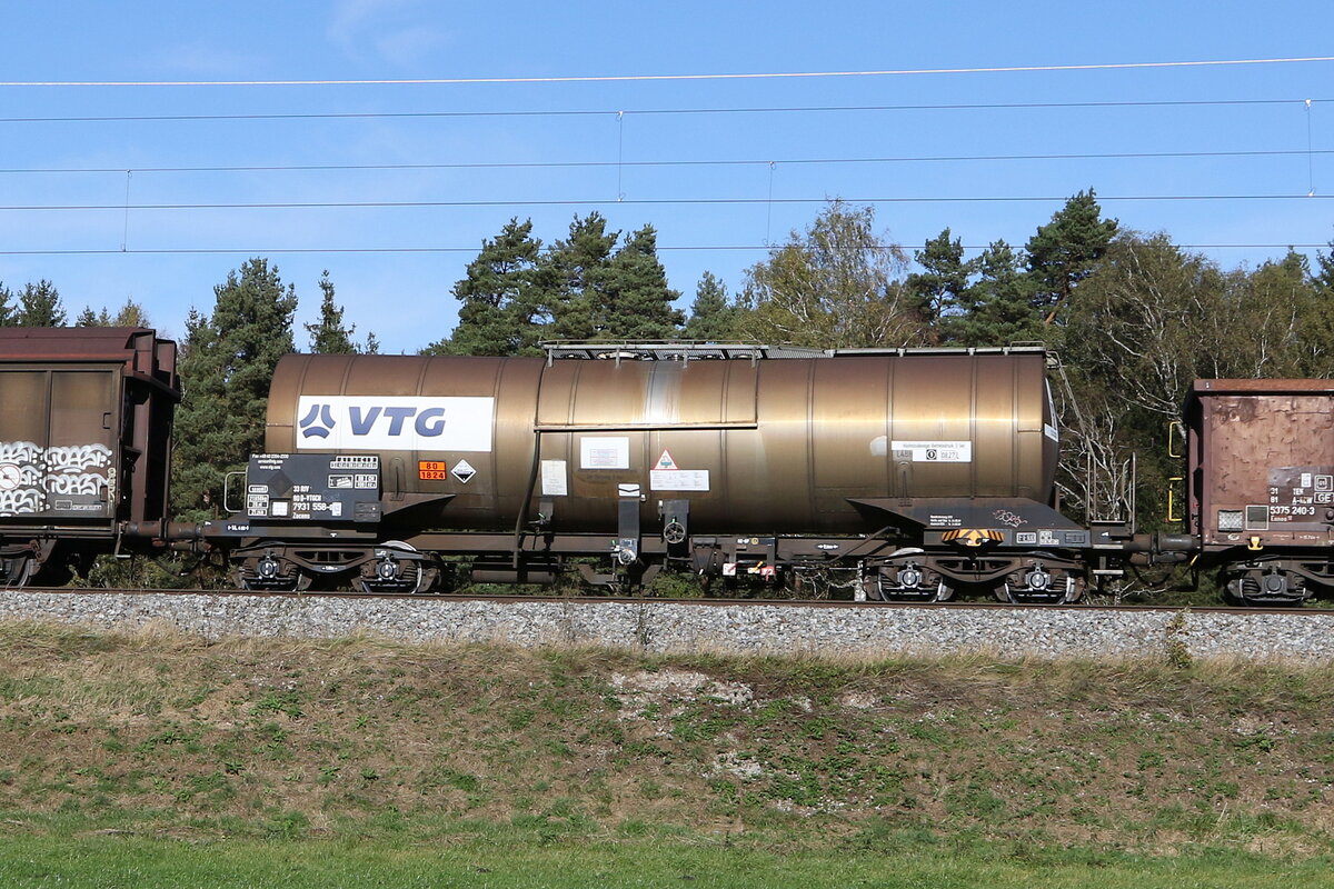 7931 558 (Zacens) von  VTG  am 28. Oktober 2023 bei R�ckstetten.