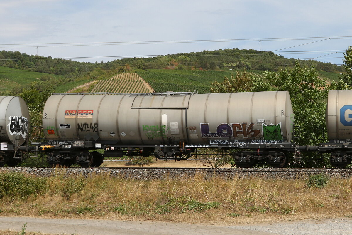 7933 350 (Zacens) von  VTG  am 5. August 2022 bei Th�ngersheim.