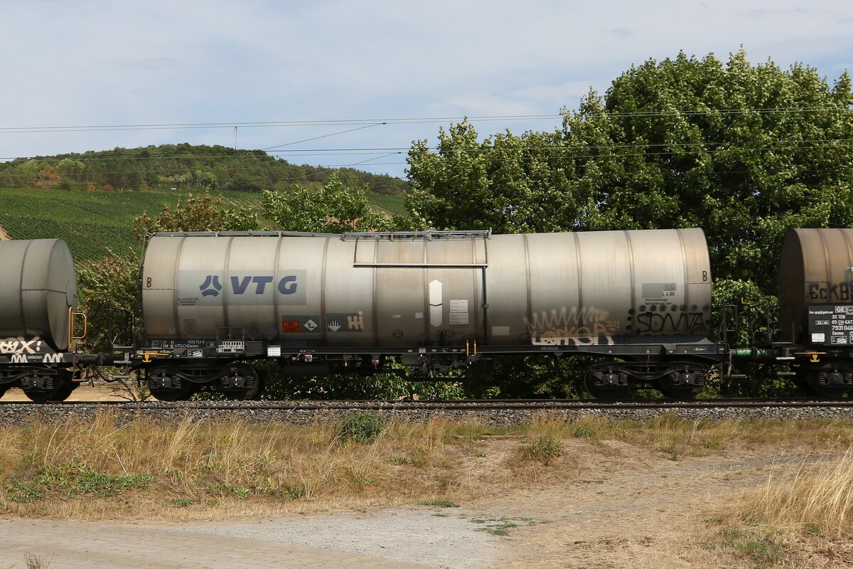 7933 743 (Zacens) von  VTG  am 5. August 2022 bei Th�ngersheim.