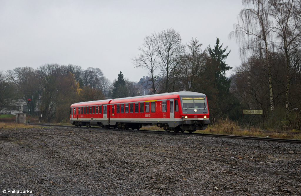 928 511-4 als RB 30779 von Wuppertal nach Remscheid am 08.12.2013 in Remscheid-Lennep.
