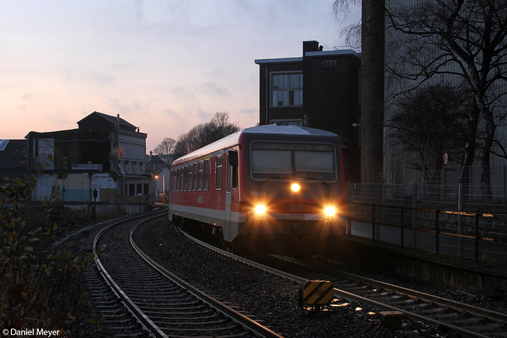 Der 928 507 in Remscheid Hbf am 14.12.2013