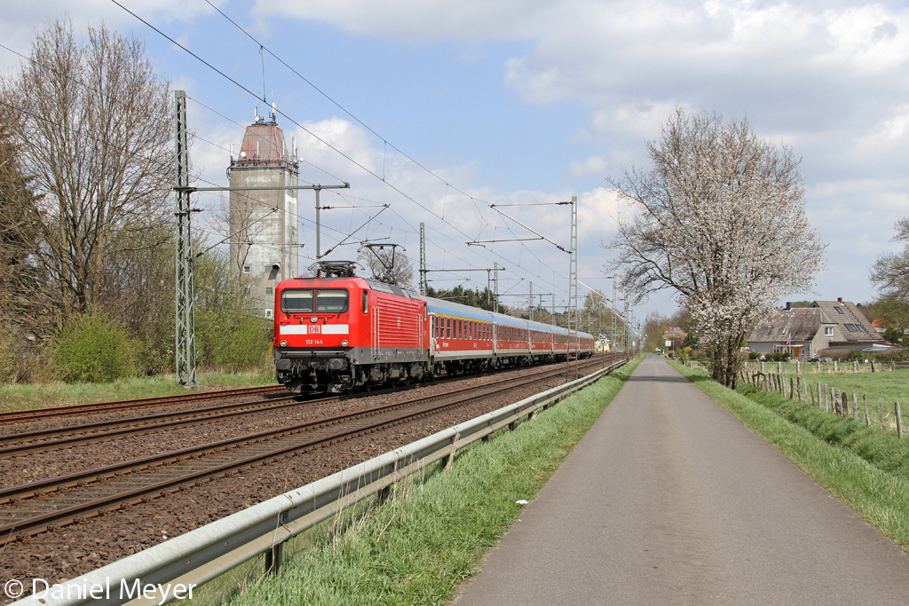 Die 112 144 in Brokstedt am 05,05,13 