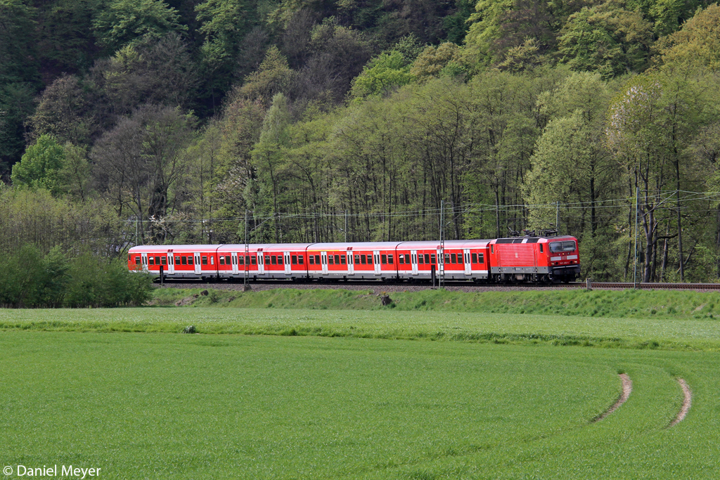 Die 143 292-1 mit der S6 in Essen Werden am 17.04.2014