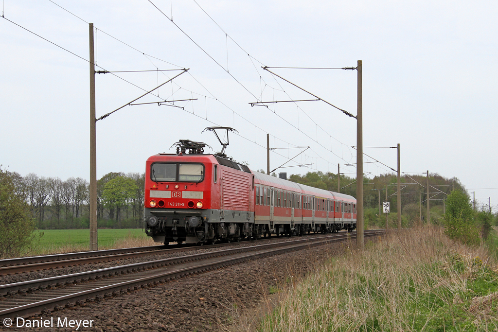 Die 143 311-9 bei Quarnstedt am 07,05,13  