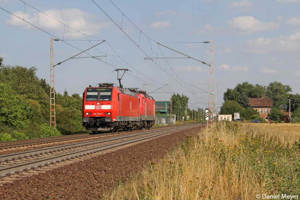 Die 146 130-0 und 143 175-8 in V�hrum am 05.08.2013 