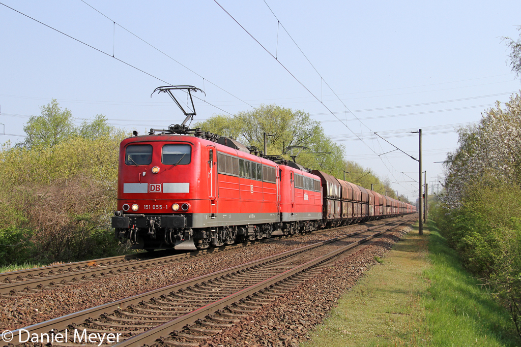 Die 151 055-1 und 151 065-0 in Hamburg-Moorburg am 04,05,2013