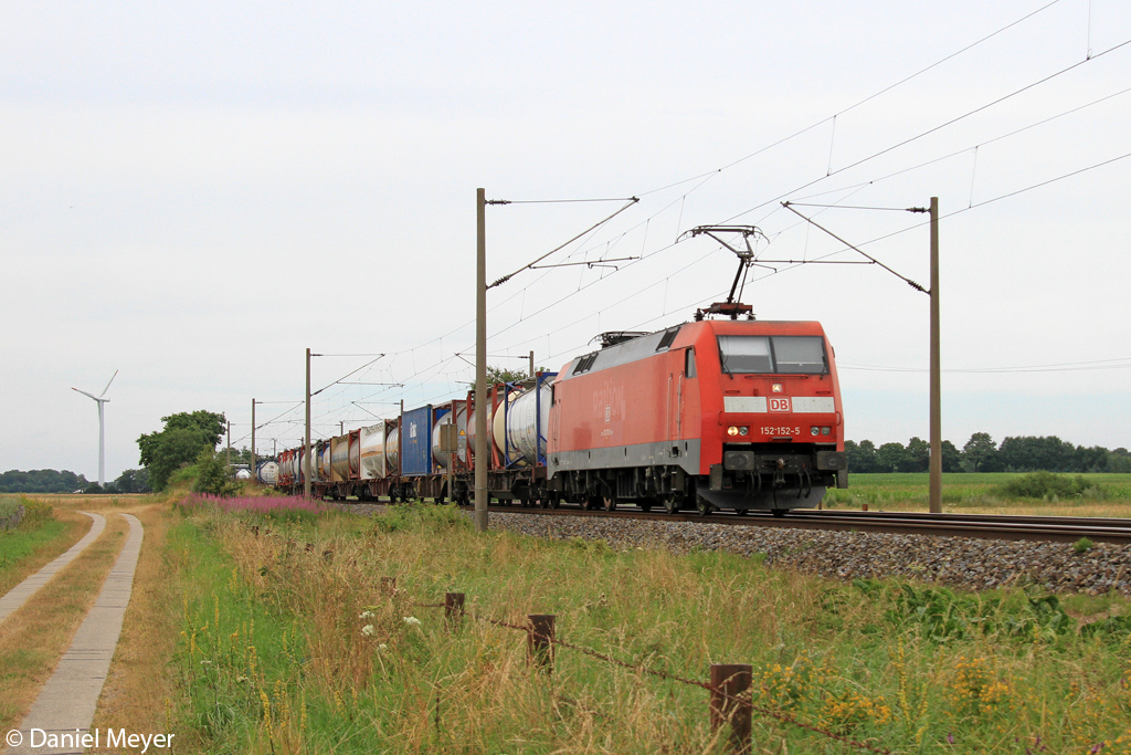 Die 152 152-5 bei Quarnstedt am 26.07.2013