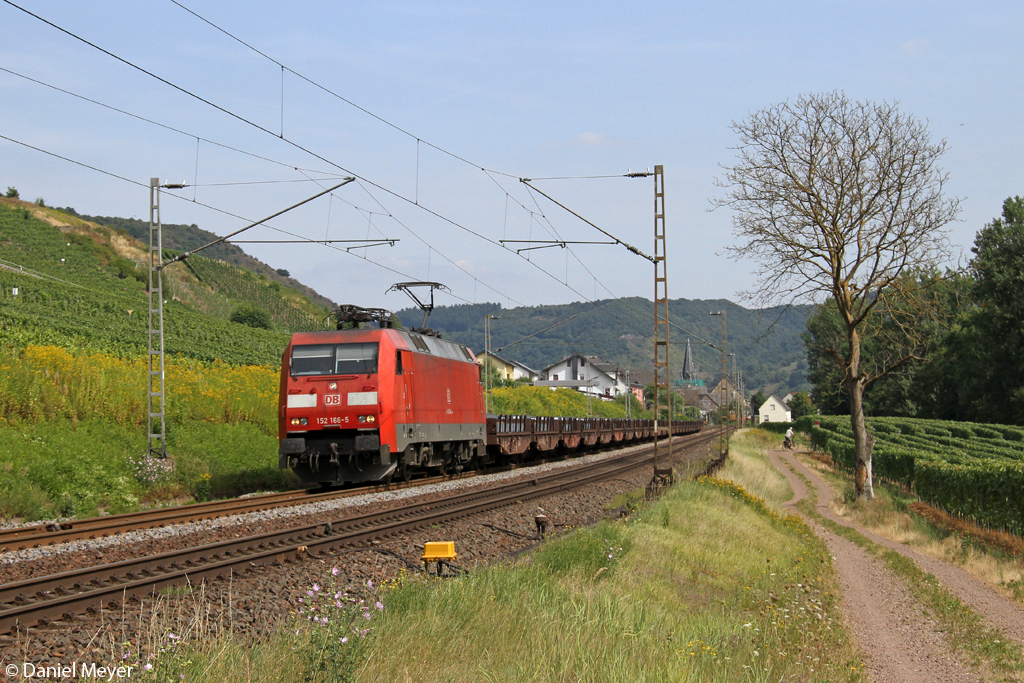 Die 152 166-5 in Pommern ( Mosel ) am 22.08.2013