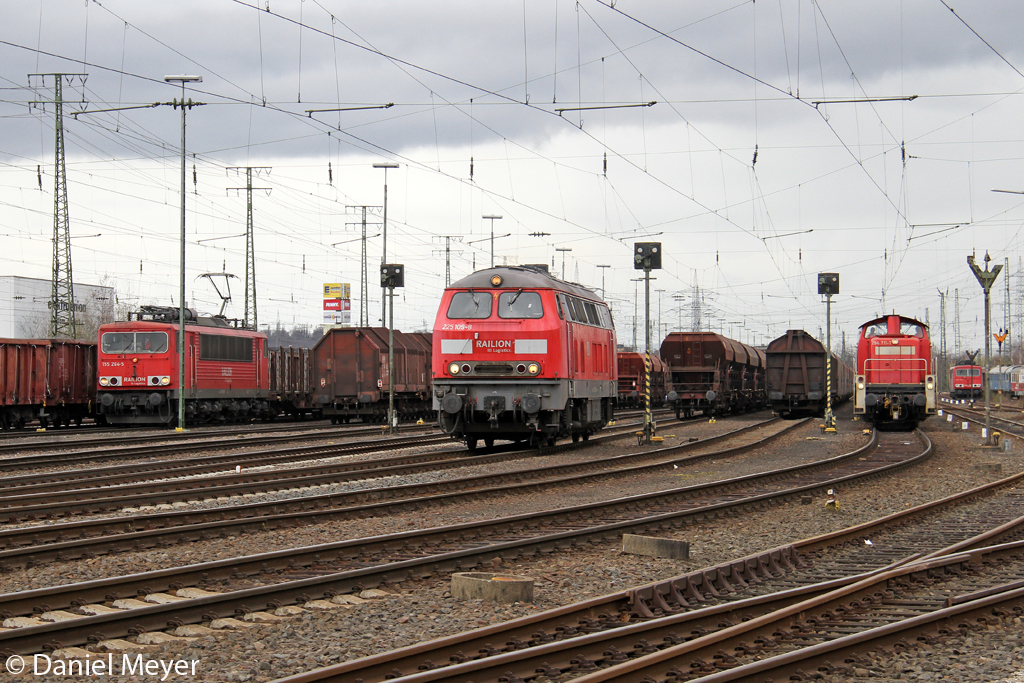 Die 155 264-5 , 225 109-8 und 294 711-7 in Koblenz L�tzel am 10,04,13