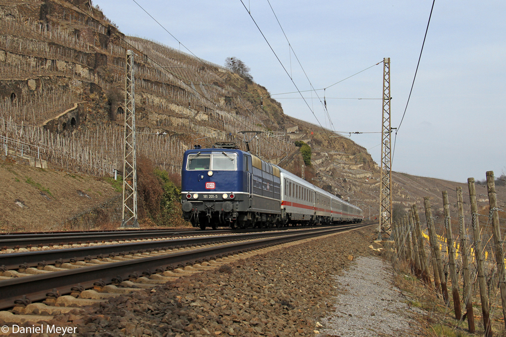 Die 181 201-5 in Winningen (Mosel) am 01,04,13