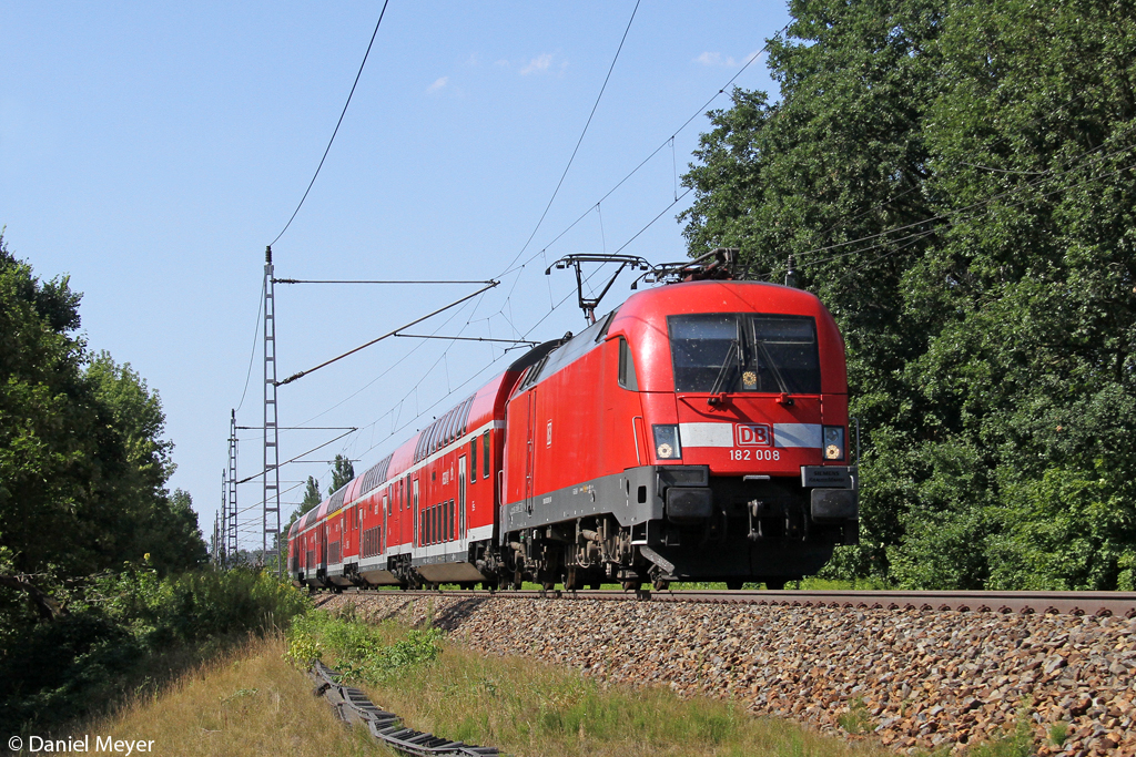 Die 182 008 in Erkner am 02.08.2013 