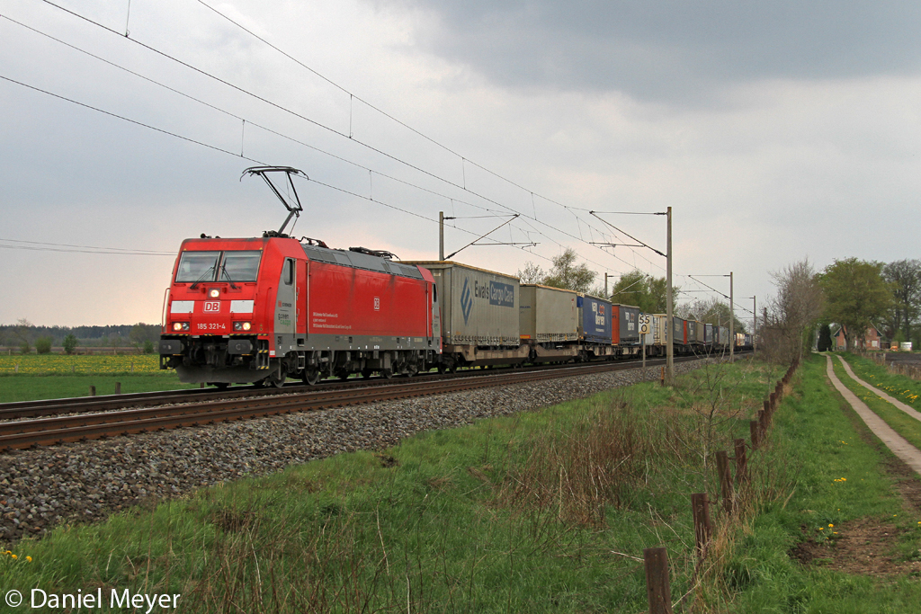 Die 185 321-4 bei Quarnstedt am 08,05,13 