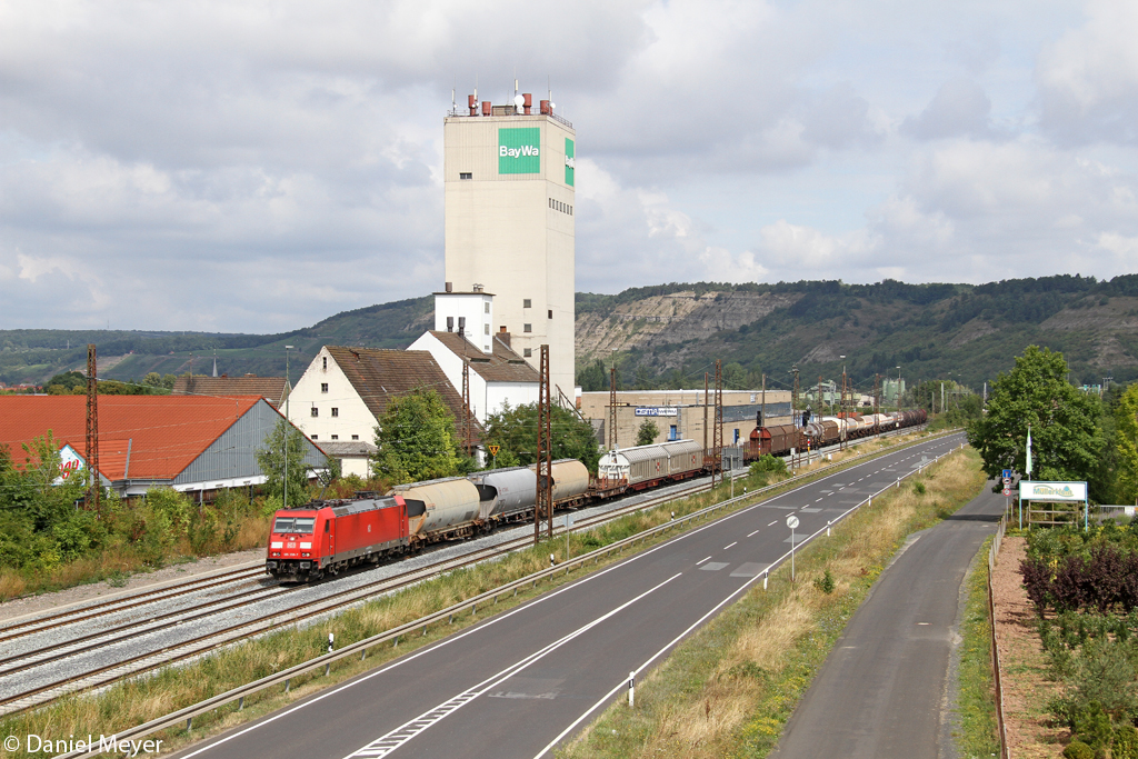 Die 185 359-7 in Karlstadt am 20.08.2013