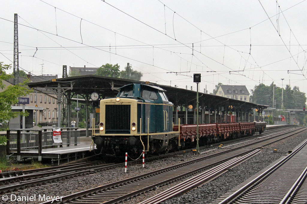 Die 212 376-8 in Solingen Hbf am 29.05.2013