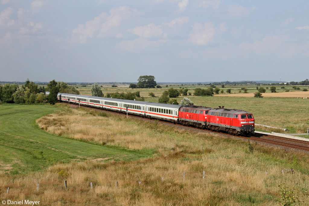 Die 218 359-8 und 218 372-1 in Meldorf am 01.08.2014
