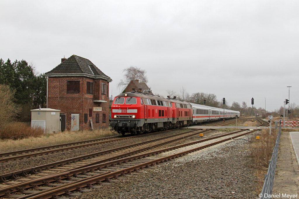 Die 218 397-8 und 218 345-7 in Sankt Michaelisdonn am 16.03.2014 