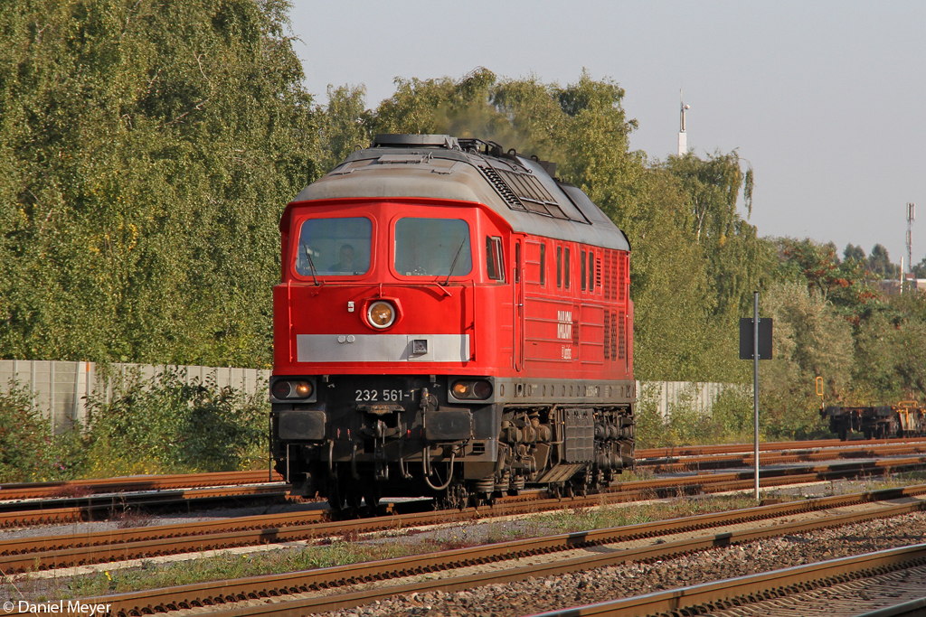 Die 232 561-1 in Duisburg Wanheim am 02.10.2013
