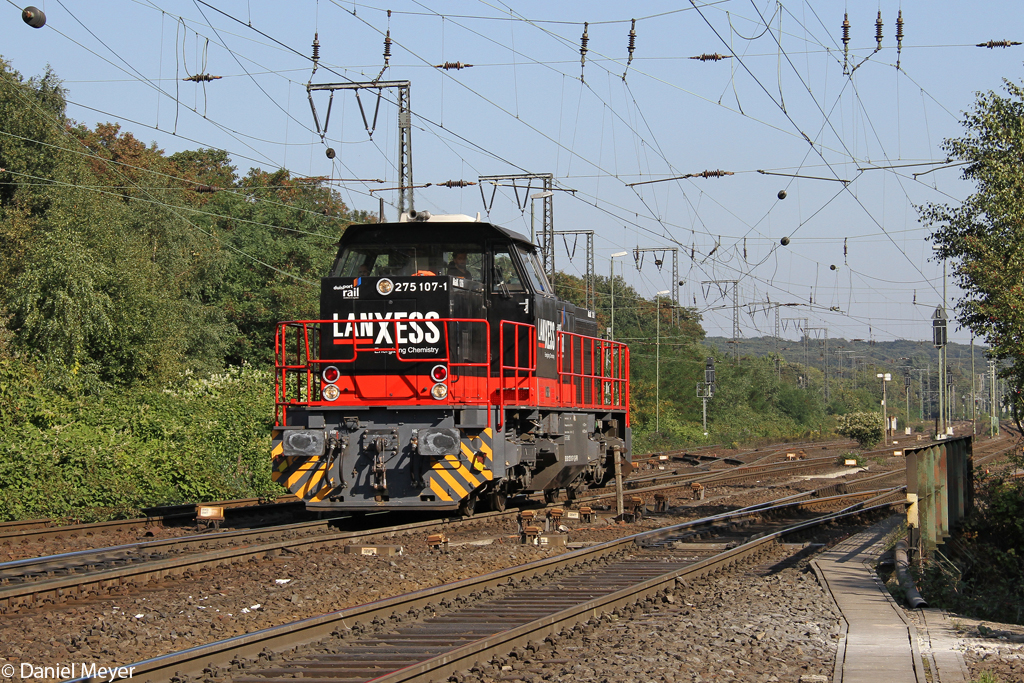Die 275 107-1 in Duisburg Hochfeld-S�d am 01.10.2013