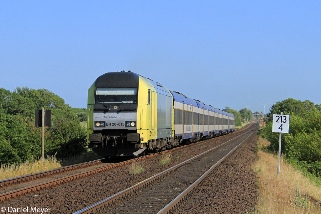 Die NOB ER20-015 nach Westerland bei Klanxb�ll am 20.07.2013