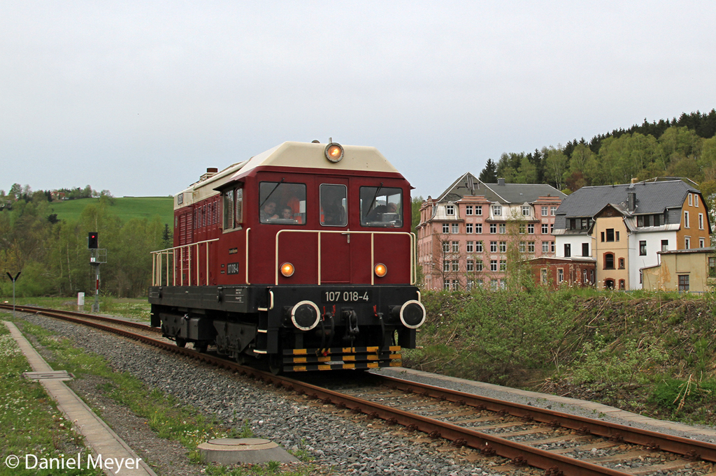 Die Railsystems 107 018-4 ( V75 018 ) die ihren Sonderzug von Schwarzenberg (Erzg.) nach Annaberg-Buchholz gebracht beim Umsetzen f�r die R�ckfahrt am 10.05.2013
