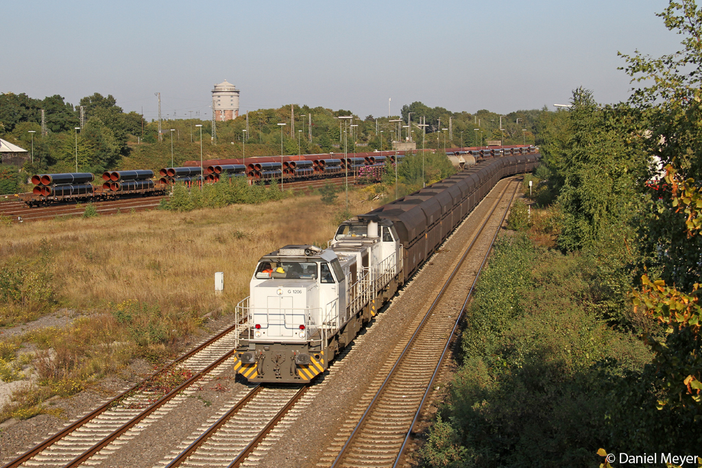 Die von TXL angemiehtete 92 87 0061 753 - 5 F-COLRA - Vossloh 5001687 -  Beci  und 92 87 0061 754 - 3 F-COLRA - Vossloh 5001689 -  Tilly  in Duisburg Hochfeld am 01.10.2013