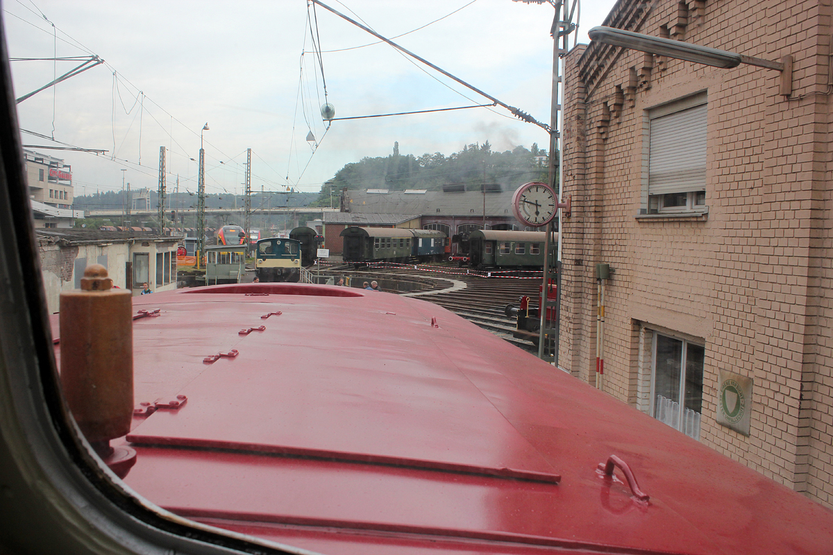 Ein Blick aus 280 007-6 beim Lokschuppenfest in Siegen am 17.08.2013