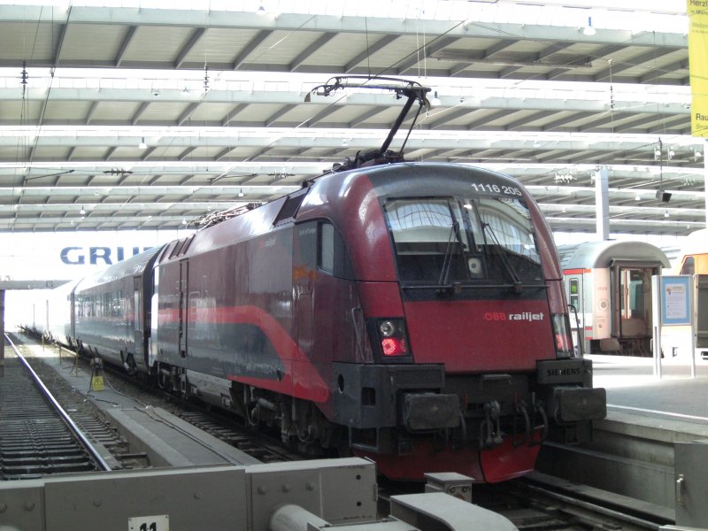 1116 205-4  Sprit of Europa  aufgenommen am 31. August 2009 im Hauptbahnhof von M�nchen.