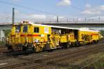 Ein Stopfexpress der Firma Strukton am 10.5.10 in Duisburg-Entenfang