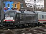 ES 64 U2 017 bei der Einfahrt in K�ln Hbf am 28.02.2010