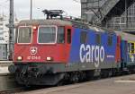 412 374-0 der SBB Cargo an einem Eurostrand Partyzug in K�ln Hbf am 19.09.2010