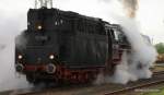 Zwar total zu gedampft, doch am Abend des 13.05.2010 lies die 01 1066 m�chtig Dampf ab und verlies f�r mich leider in falscher Richtung das Parade Gel�nde.