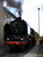 Die Meiniger 50 3501 hat noch die gro�en Windleitbleche und demonstrierte am 04.09.2010 wie Anzugsstark sie ist, indem sie im Meinger DLW sehr scharf beschleunigt.