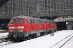 218-833-2 und 218 813-4 Lz in K�ln-Hbf am 27.12.2010.
