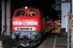Die frisch lackierte 218 345 ist mit einer Schwester an den versp�teten InterCity nach Westerland gekoppelt.