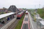 Die 218 379-6 und 218 364-8 am Asig und 218 822-5 und 218 315-0 am SyltShuttle in Klanxb�ll am 14,05,12