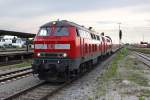 Die 218 433-1 und 218 xxx-x mit 9 Dosto in M�hldorf am 04,08,10