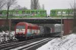 420 14 der EVB mit einem Containerzug in Limmer am 4.1.11
