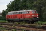 225 030 am 02.08.2010 im Bahnhof von M�hldorf.