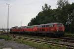 225 030 am 02.08.2010 im Bahnhof von M�hldorf.