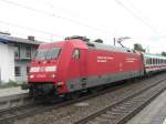 101 036-2 beim planm��igem Halt am 22.