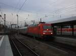 101 076-8 bei der Einfahrt in den M�nchner Hauptbahnhof am 3.