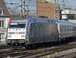 101 144 mit dem IC 2028 bei der Einfahrt in K�ln Hbf.