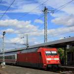 Die 101 047-9 mit Ihren neuen LED Scheinwerfern trifft mit dem IC nach Oberstdorf am 16.09.2010 im Stuttgarter Hbf ein