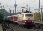 103 235-8 mit IC1806 im herbstlichen K�ln/Messe Deutz am 29.10.2010