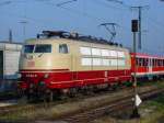 103 184 mit PbZ in Augsburg HBF in Richtung M�nchen(17.08.2002)