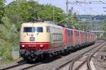 Die 103 222-6 mit einen Schrottzug bestehend aus 140 809, 140 337, 140 768, 140 117, 139 163, 140 551, 140 547 und 140 712 auf dem weg nach Opladen in Wuppertal Vohwinkel am 29,05,10