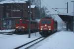 110 478 wird durch 185 273 am 20.02.2010 in Gifhorn �berholt.