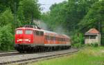 110 333-2, aufgenommen bei der Durchfahrt durch A�ling, am 31.05.10.