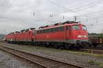 Die 110 295-3 , 143 255-8 und 143 147-7 warten auf ihre �berf�hrung nach Opladen ( Bender ) in Koblenz L�tzel am 11,10,11