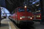 Die DB110 300-1 steht ebenfalls fr�h morgens in Frankfurt Hbf.